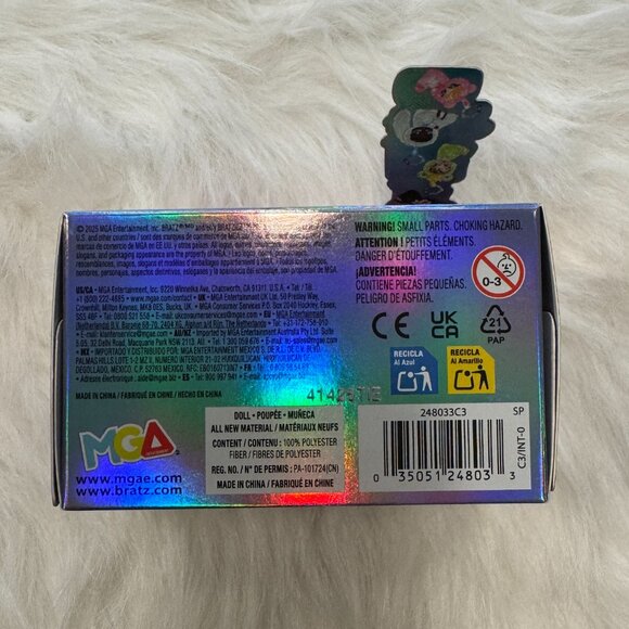 *CONFIRMED SASHA* Bratz Bratziez Iconz Seriez Plush Keychain Blind Box - Picture 4 of 7